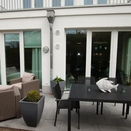 Strandperle; Idyllisch Gelegen Mit Terrasse Und Garten, Fuer 4 Personen Apartament