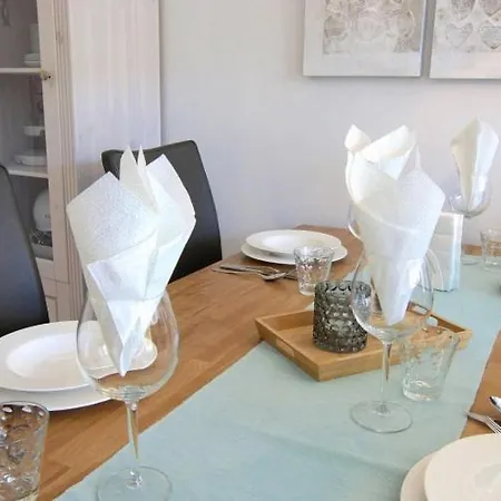 Apartment Strandperle; Idyllisch Gelegen Mit Terrasse Und Garten, Für 4 Personen Wangerooge