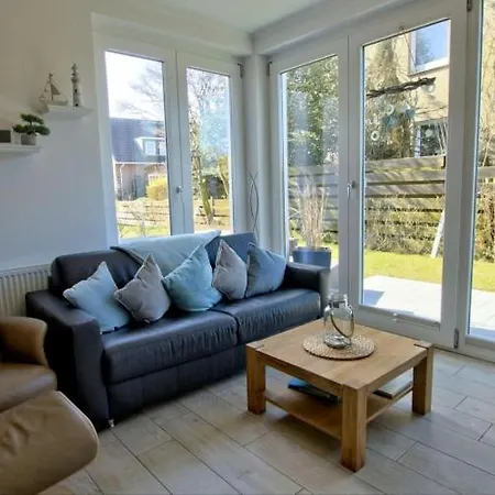 Strandperle; Idyllisch Gelegen Mit Terrasse Und Garten, Fuer 4 Personen Apartament