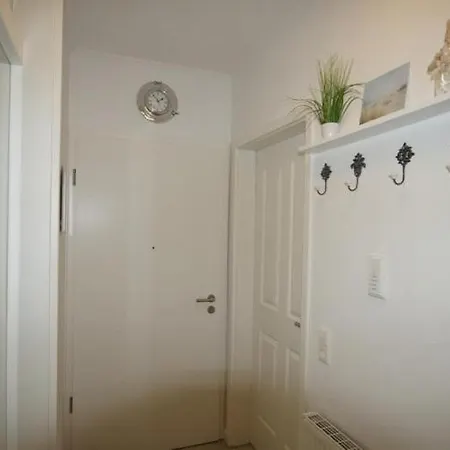 Strandperle; Idyllisch Gelegen Mit Terrasse Und Garten, Für 4 Personen Apartment *