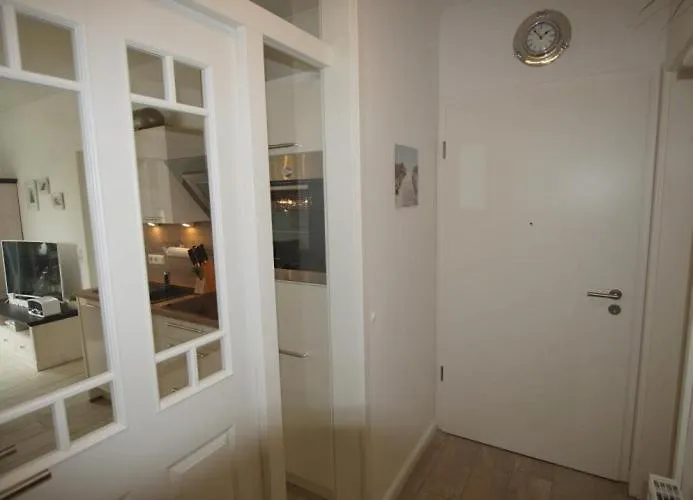 Strandperle; Idyllisch Gelegen Mit Terrasse Und Garten, Fuer 4 Personen